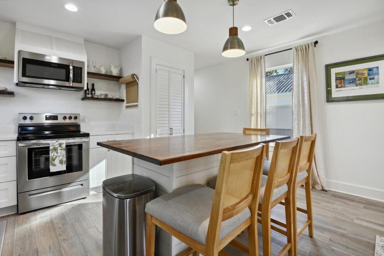 Vacation Rental Bay St Louis Walk To Beach, Dining, Shopping, And Nightlife Bay St. Louis Екстер'єр фото